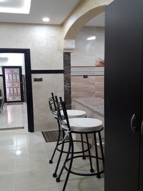 Ziad Gueliz Apartment *